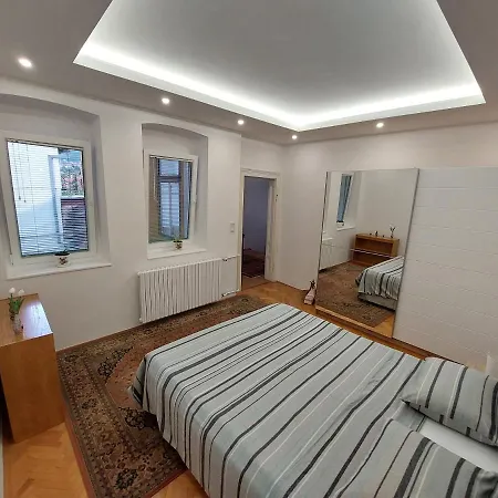 Honey Free Parking *