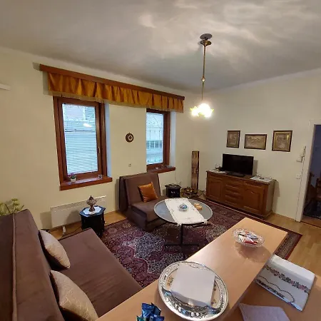 Honey Free Parking *