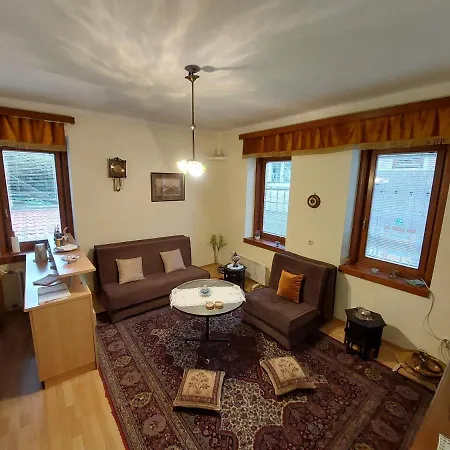 Honey Free Parking サラエヴォ