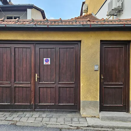 Honey Free Parking Saraievo
