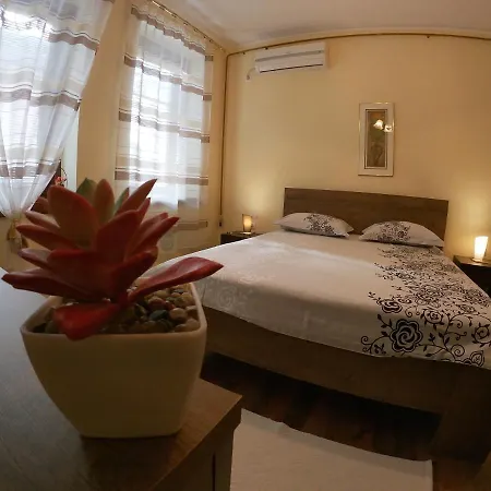 Honey Free Parking Daire *