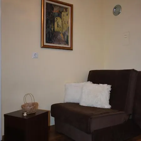 Honey Free Parking *